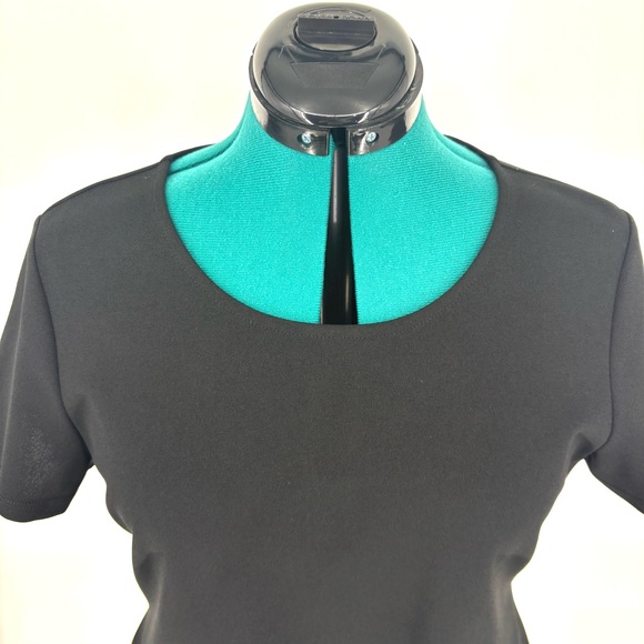 DKNY Black Asymmetrical Hem Short Sleeve Zipper Accent Top, Large - Picture 5 of 17